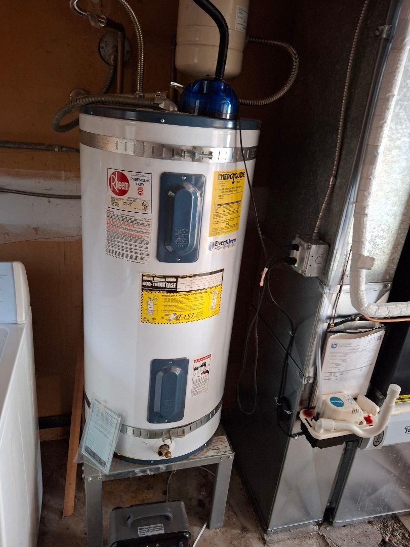 Water heater installation by Royal Flush Plumbing in Pierce County, WA, photo 11